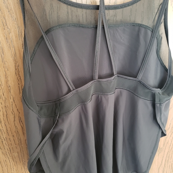 Lululemon Flowy Tank - Picture 3 of 5